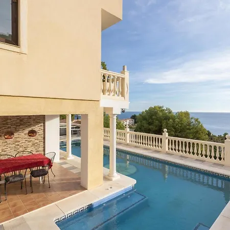 In La Herradura فيلة نيرخا